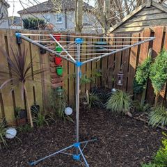 Rotary washing line