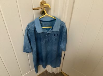Under armour T-shirt size youths L