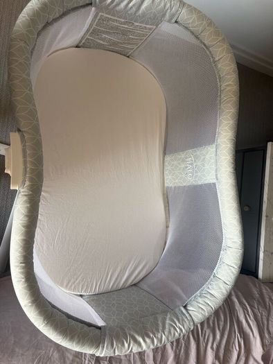 Halo bedside cot