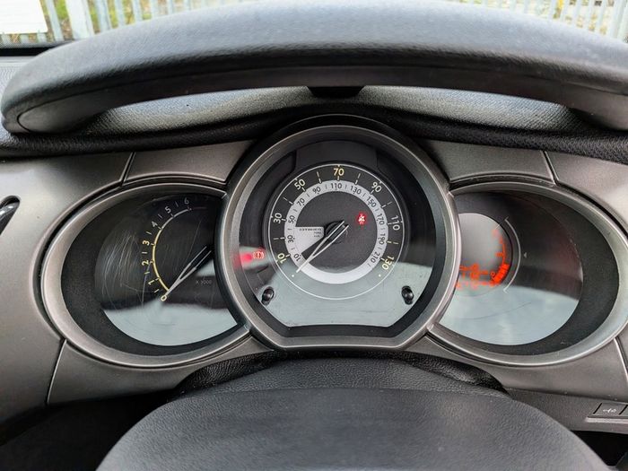 2014 Citroen C3 Selection 1.2 Petrol NCT 01-27