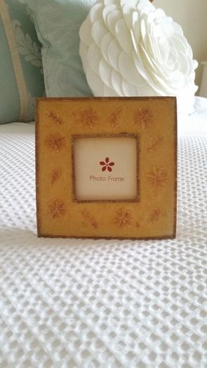 Small Flower Pattern Photo Frame
