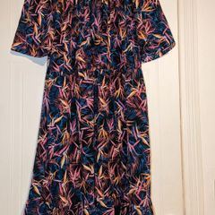 gorgeous floral summer dress. Can be worn normally or off shoulder.