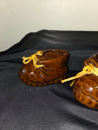 Pair of Vintage Ceramic Shoe Ashtrays