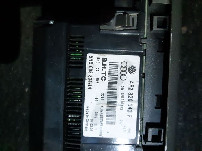 Audi A6 C6 4F RHD A/C Climate Control Unit 4F2820043F