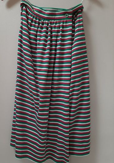 Lovely beach wrap around skirt wirh 2 pockets
