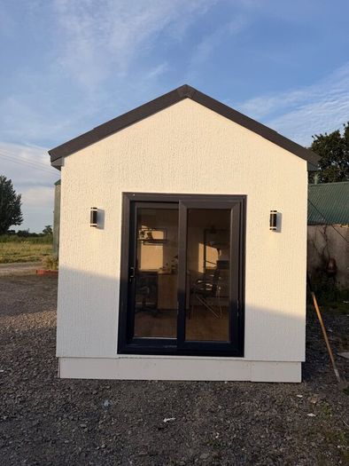 Home office / garden room / utility room / cabin /