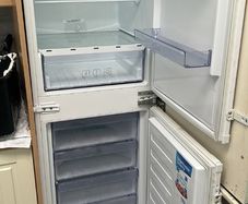 intergrated fridge freezer
