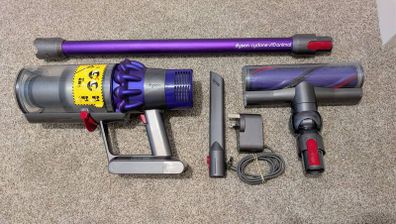 dyson v10 vacuum cleaner