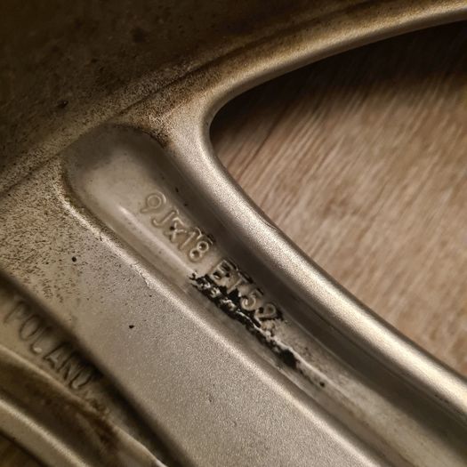 2 Genuine Porsche Boxster / 911 twist alloys turbo