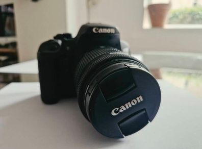 Canon 700D, lens & bag