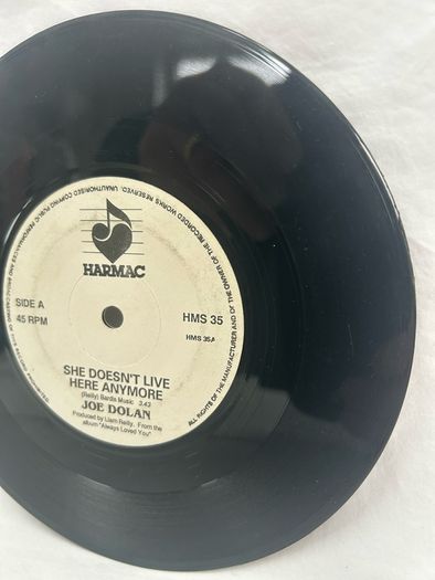Joe Dolan She Doesn't Live Here Anymore 7 inch Irish Vinyl 1990 Harmac HMS 35
