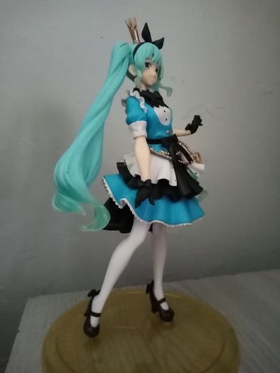 Anime figurene wonderland miku