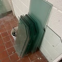 Plate glass shelves