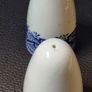 Churchill Blue Willow Salt   Shakers Image 3