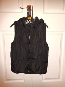 Dunnes girls gilet, size 9/10 yo