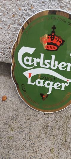 carslberg enamel sign ,very nice condition, sold as is,,lovely advertising display item for any man cave pub restaurant etc etc,,buyer collects or pays postage thank you,,