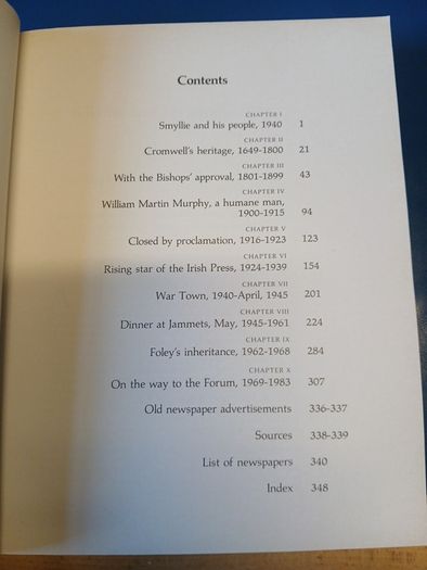 The Newspaper Book - Hugh Oram