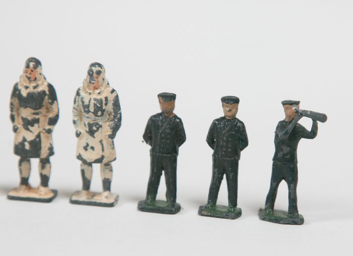 lead soldiers