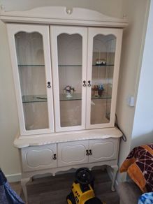 Solid wood display cabinet