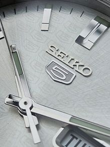 Watch Seiko 5 Automatic.