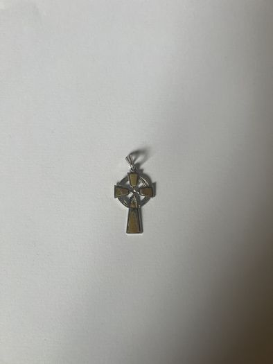 Celtic pendant cross