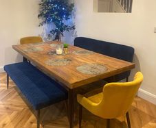 Table & chairs