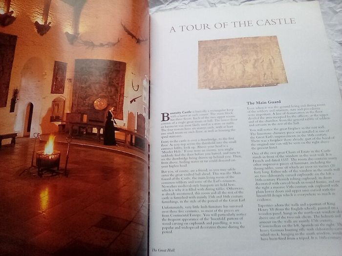 Book: Bunratty Castle & Folk Park (postage included)