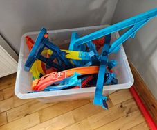 2 Hot wheels tracks.