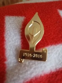 gold Easter Lilly pin .1916 centenary