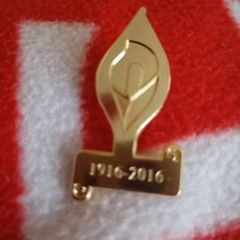 gold Easter Lilly pin .1916 centenary