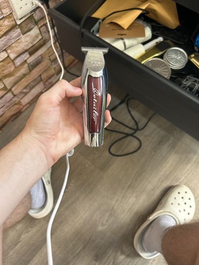 Wahl detailer and stand