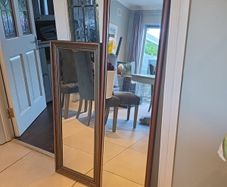 2 x mirrors must be collected before 5pm Sunday 9th August