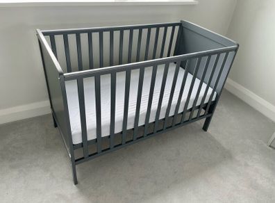 Infant cot - little buds