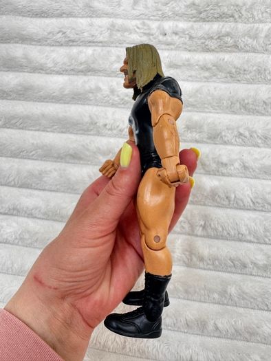 WWE Jakks 2003 Ruthless Aggression TRIPLE H Wrestling Action Figure Used Left hand is too loose  or probably broken something sounds inside like a rattle Please see photos
