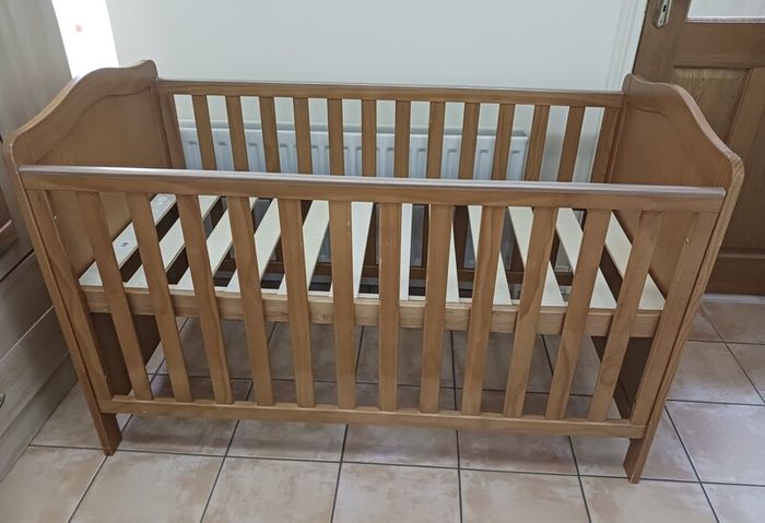 Cot bed