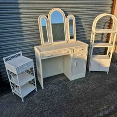 White Wicker Bedroom Vanity set