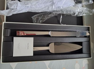 Cake slicer and trowel set