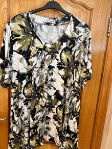 Magna 2 pocket tunic size 20/22