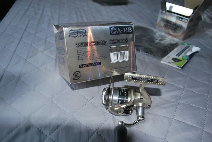 Shimano Twin Power Mg C 2000 S