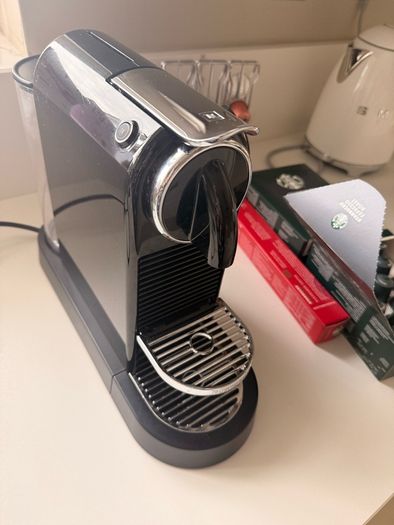 Nespresso Coffee Machine with pods