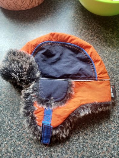 Boys thinsulate hat age 3-6 years