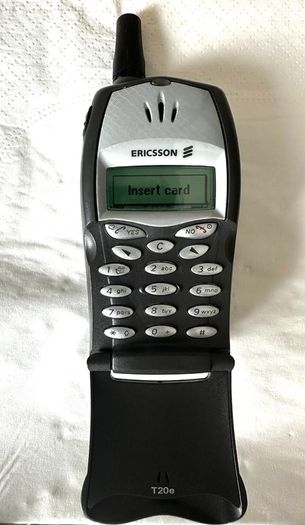 Ericsson T20e vintage mobile phone