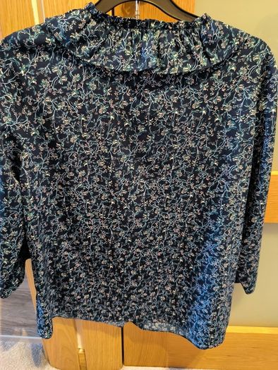Ladies top size M