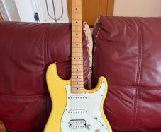 fender strat immaculate