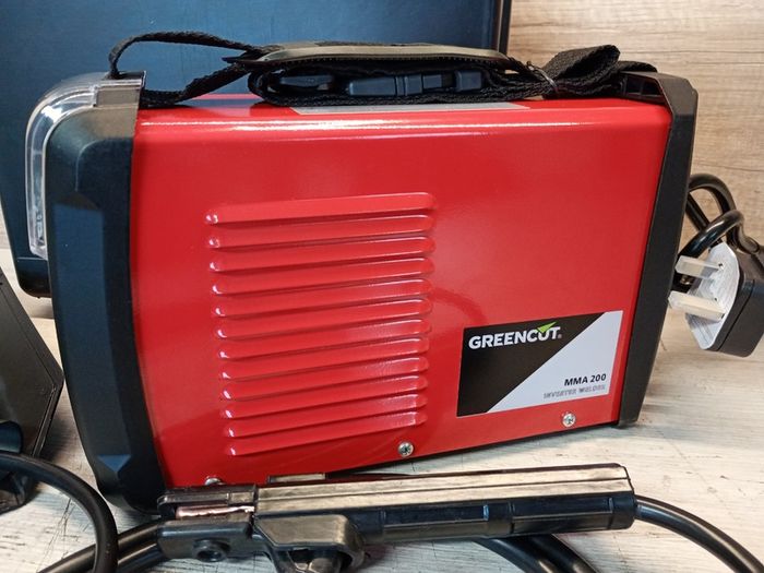 Greencut MMA-200 Inverter Arc Welder Kit, 200 A