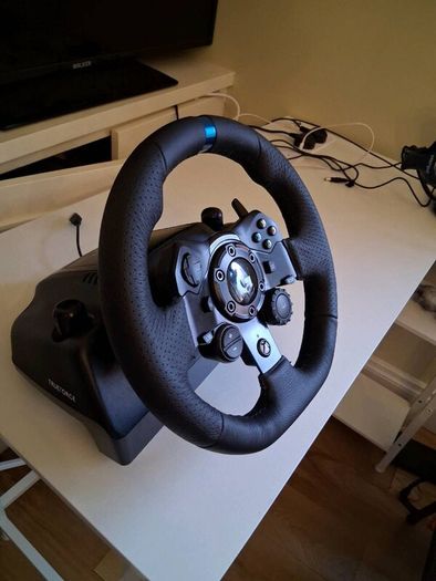 Logitech G923 Racing Wheel bundle