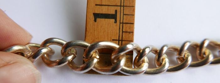 Guess Gold Tone Toggle Puffed Heart Charm Necklace Rhinestone Length 20"