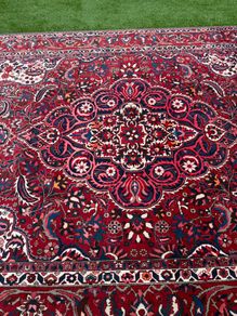 Magnificent Large Persian Bakhtiari Rug | Hand-Knotted Wool | 380cm X 260cm