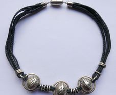 Vintage Leather  Bead Necklace length 17,5"