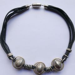 Vintage Leather  Bead Necklace length 17,5"
